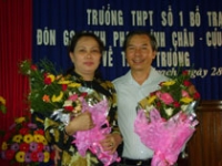 Các hình ảnh GS-TSKH Phan Đình Châu về thăm trường cũ